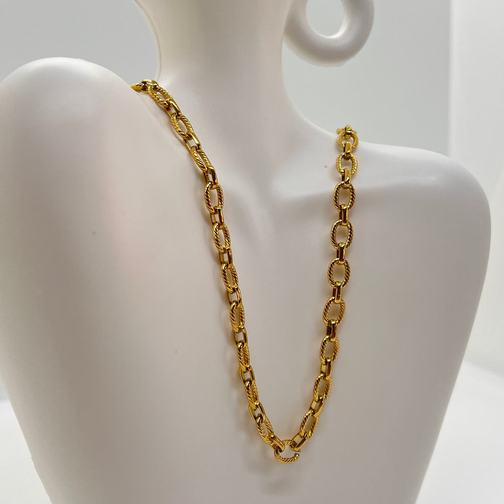 Gold chain necklace
