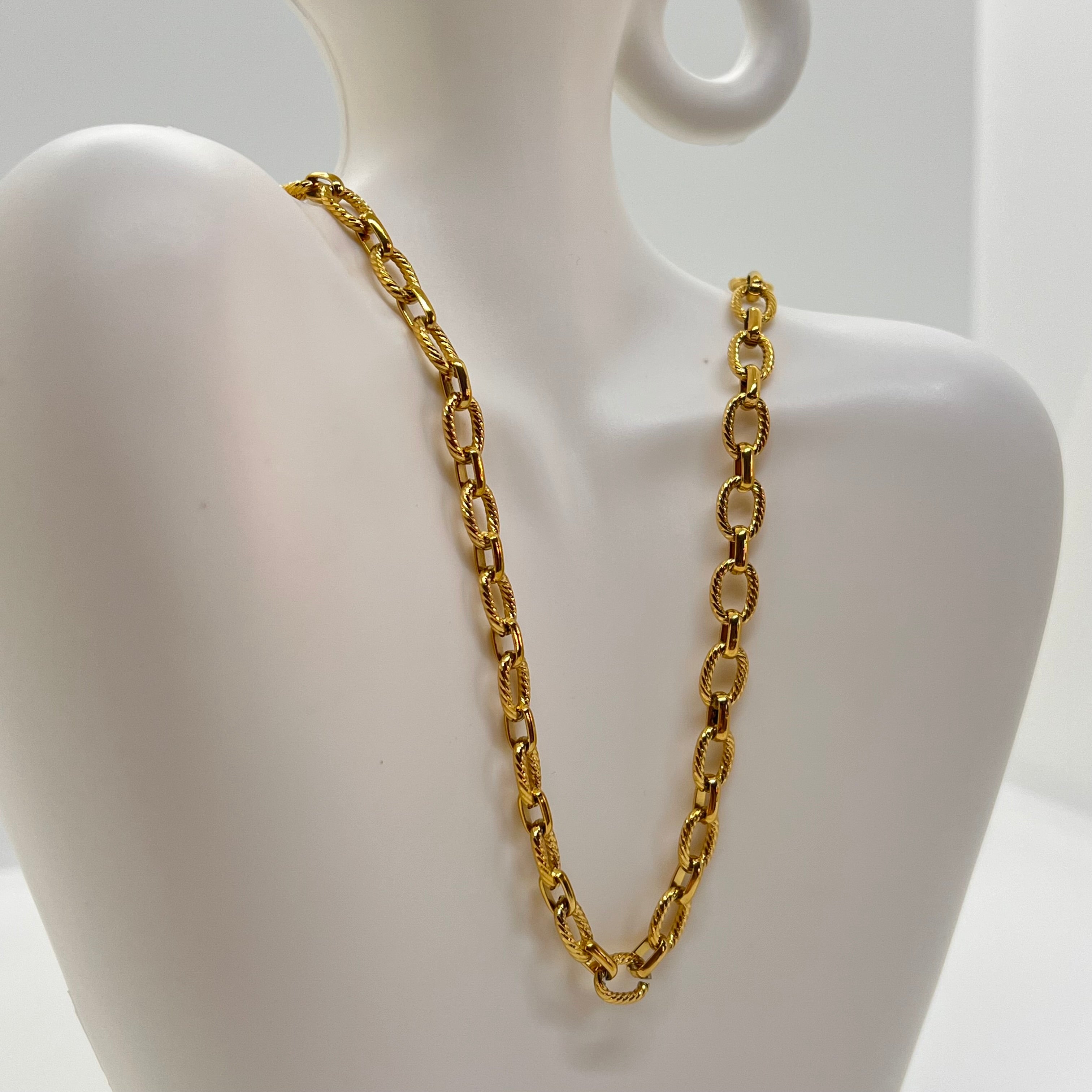Gold chain necklace