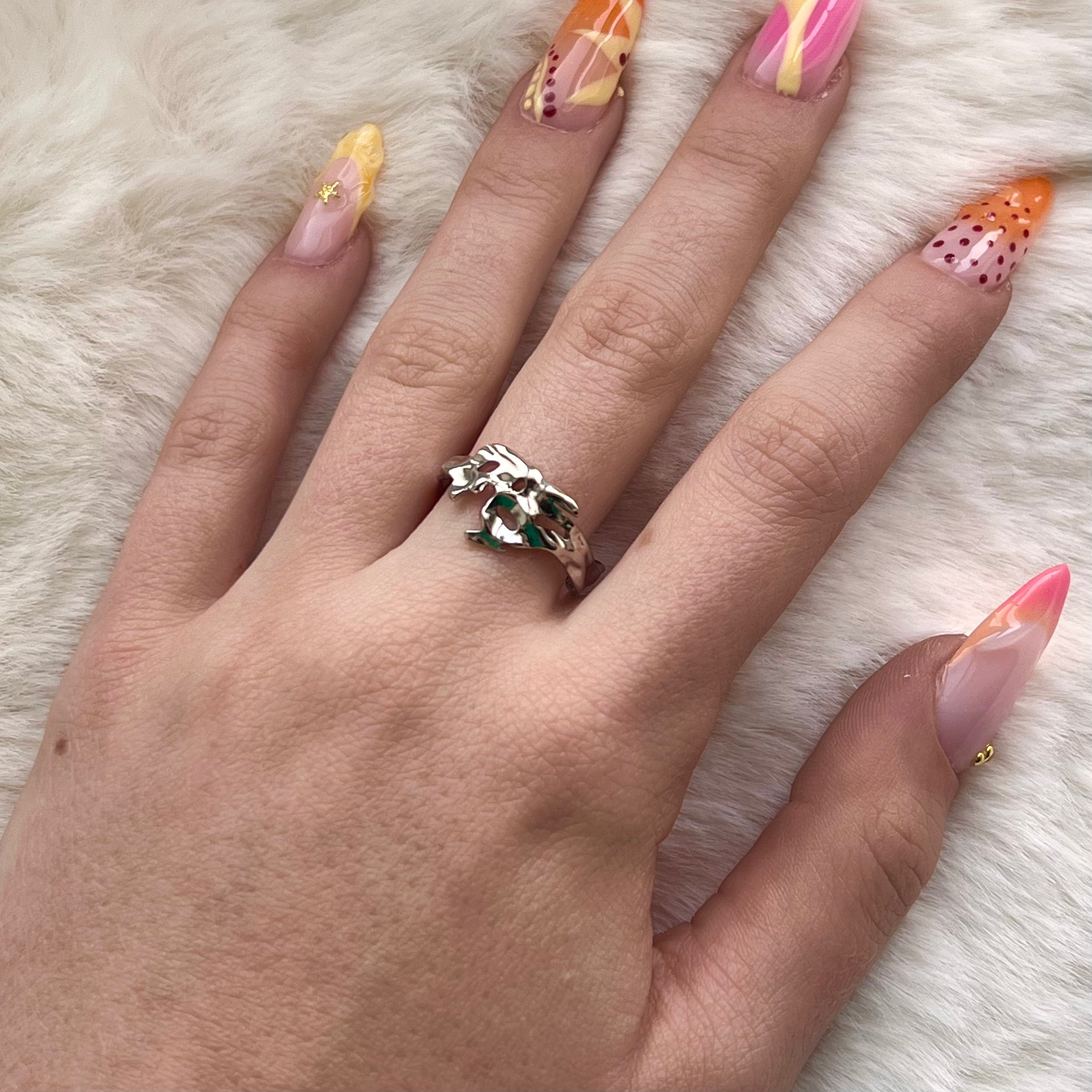 Anillo plateado