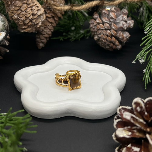 Bague dorée, vue complète
