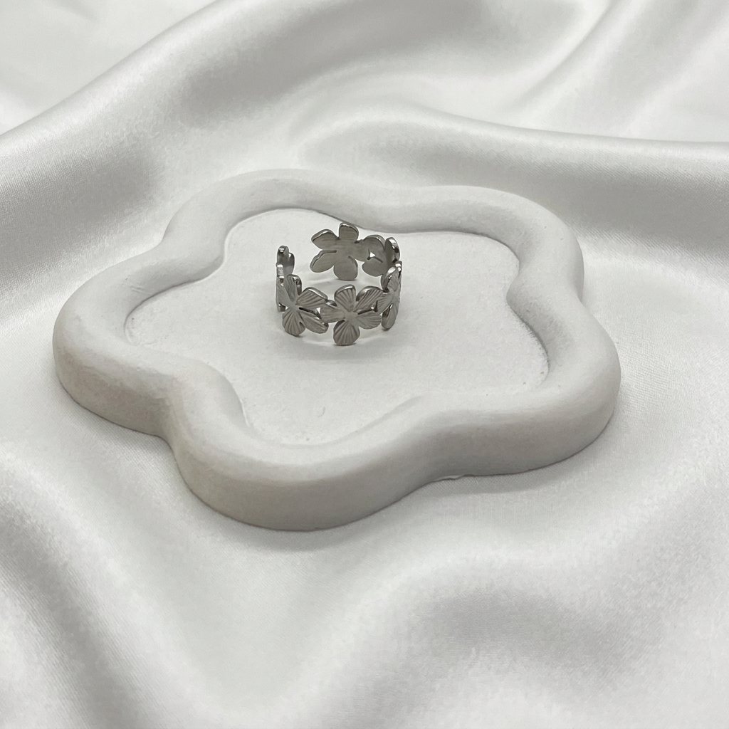 Bague fleurs, vue rapprochée