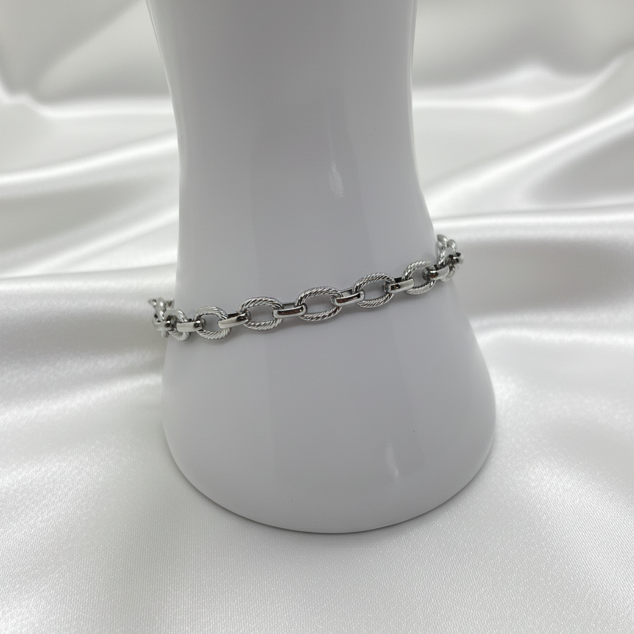 Bracelet argenté chaîne fine fond soie