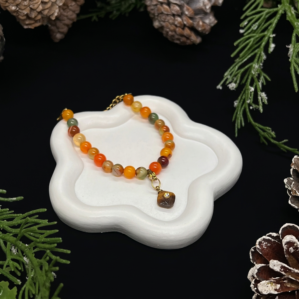 Bracelet multicolore, vue rapprochée