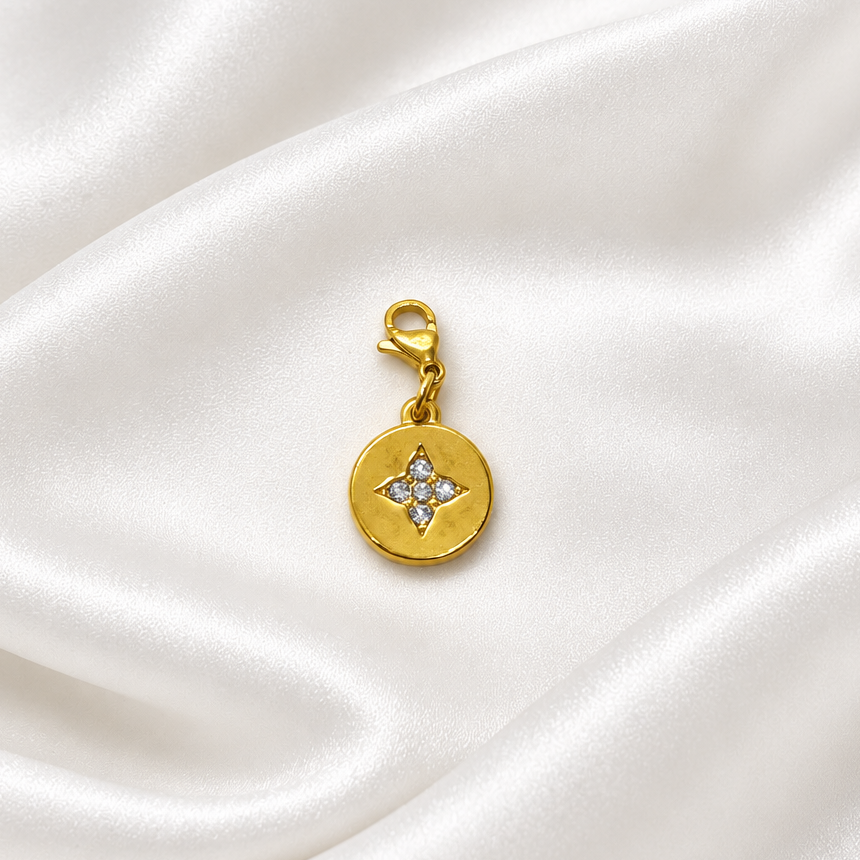 pendentif 1 sur soie blanche