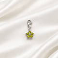 pendentif sur soie blanche 1
