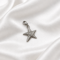 pendentif sur soie blanche 2