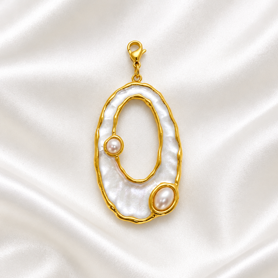 pendentif sur soie blanche 3