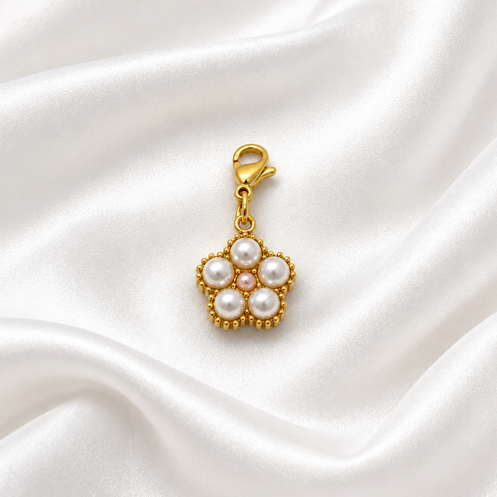 pendentif sur soie blanche 4