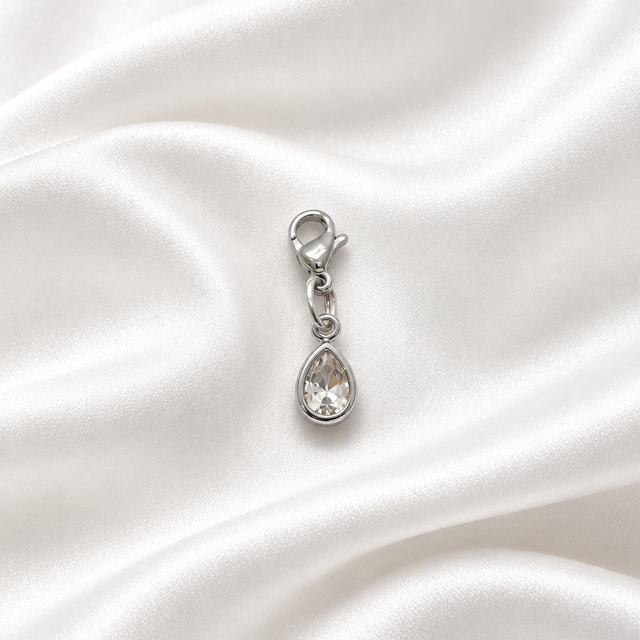 pendentif sur soie blanche 4