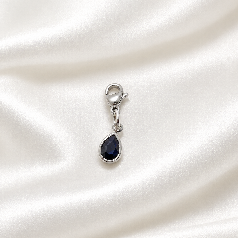 pendentif sur soie blanche 5