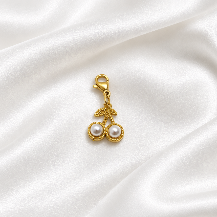 pendentif sur soie blanche 5