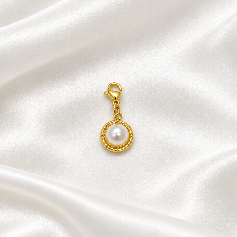 pendentif sur soie blanche 5