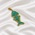 Retouche du premier pendentif sur soie blanche