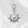 Soleil argenté fond soie